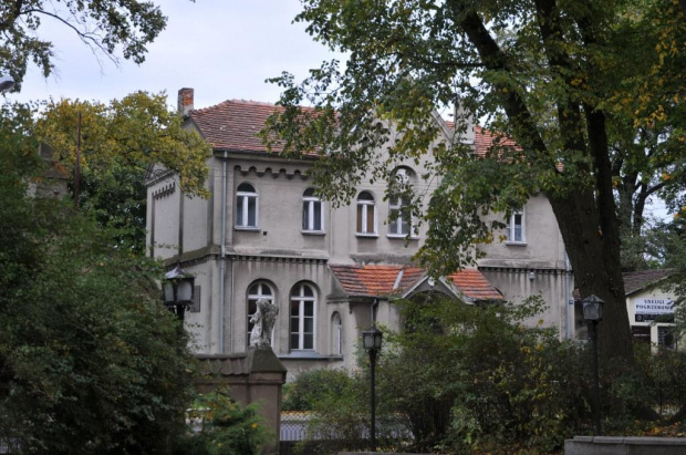 Dom parafialny we Wirach