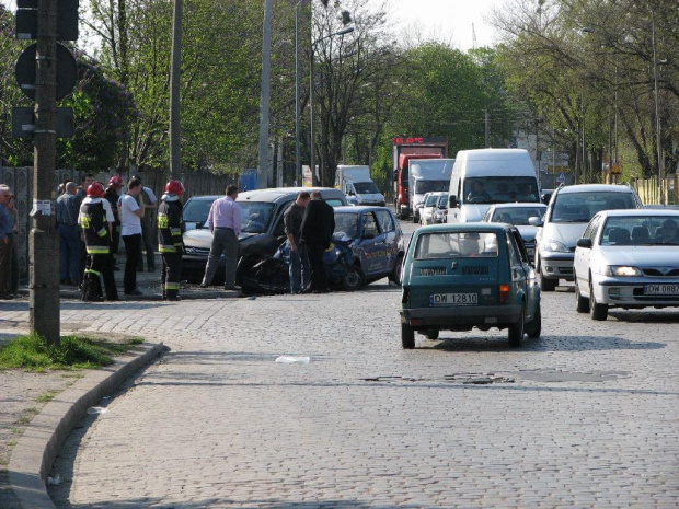 wypadek na ul. Robotniczej we Wrocławiu 17.04.07 - ok 16:00