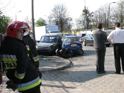 wypadek na ul. Robotniczej we Wrocławiu 17.04.07 - ok 16:00