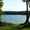 JezioroStrzeszynek ok. Poznania. Robiąc zdjęcia w złych warunkach atmosferycznych najczęściej otrzmujemy zdjęcia niedoświetlone. powyższe zdjęcie do takich należy. Nie ufajmy ślepo automatyce.