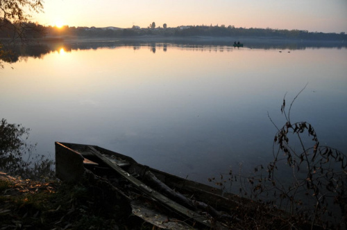 Stara i porzucona łódź - kto o niej jeszcze pamięta