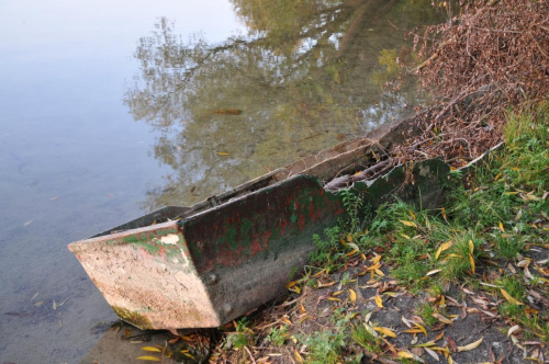 Stara i porzucona łódź - kto o niej jeszcze pamięta