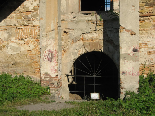 W Murowanej Wieży, podobnie jak przed wojną, mieści się muzeum prezentujące m.in. makiety zamku, stare ikony i obrazy.