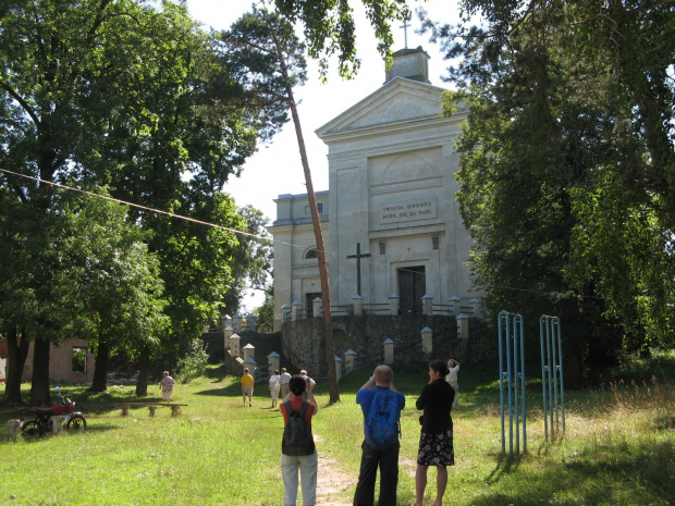 Sławuta, miasto na Wołyniu, w obwodzie chmielnickim, nad rzeką Horyń. około 28 tysięcy mieszkańców, prawa miejskie od 1754 r.
Były ośrodek administracyjny Sanguszków. Od 1793 r. w zaborze rosyjskim, w latach 1922-1991 leżała w Ukraińskiej SRR, od 1992...