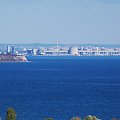 jezioro Ontario, w oddali widoczna jest elektrownia atomowa w Pikeringu, oddalona od Toronto okolo 20 km #jesien #JezioroOntario #jezioro #Canada #Toronto #ElektorowniaAtomowa