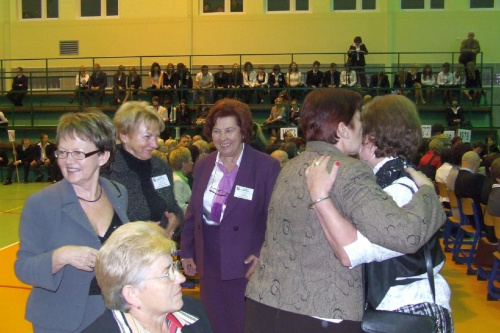 Powitania podczas uroczystości w LO (4.X.2008) #Zjazd90LatLO