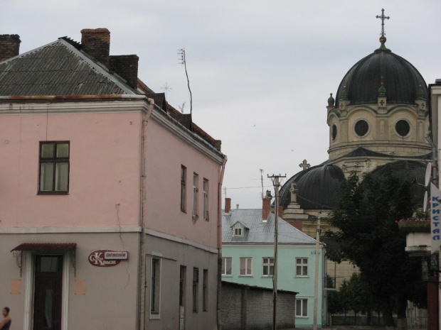 Od XVI wieku miasto było dużym skupiskiem ludności żydowskiej, w 1612 r. sprowadzono do miasta Ormian. W 1772 r. Żółkiew znalazła się w zaborze austriackim, w 1919 r. powróciła do Polski.