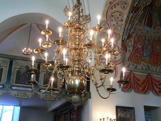 Rauma, wnętrze koscioła - świecznik.
Rauma iside the church - chandelier. #Finlandia #Rauma #swiecznik