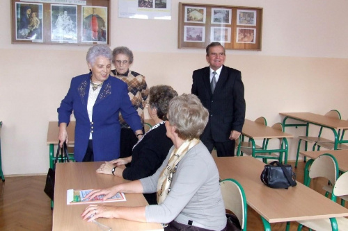 Podczas zwiedzania odnowionych sal LO i spotkań z nauczycielami. #Zjazdy