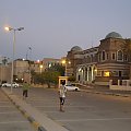 Trypolis nocą. Budynek Banku Centralnego