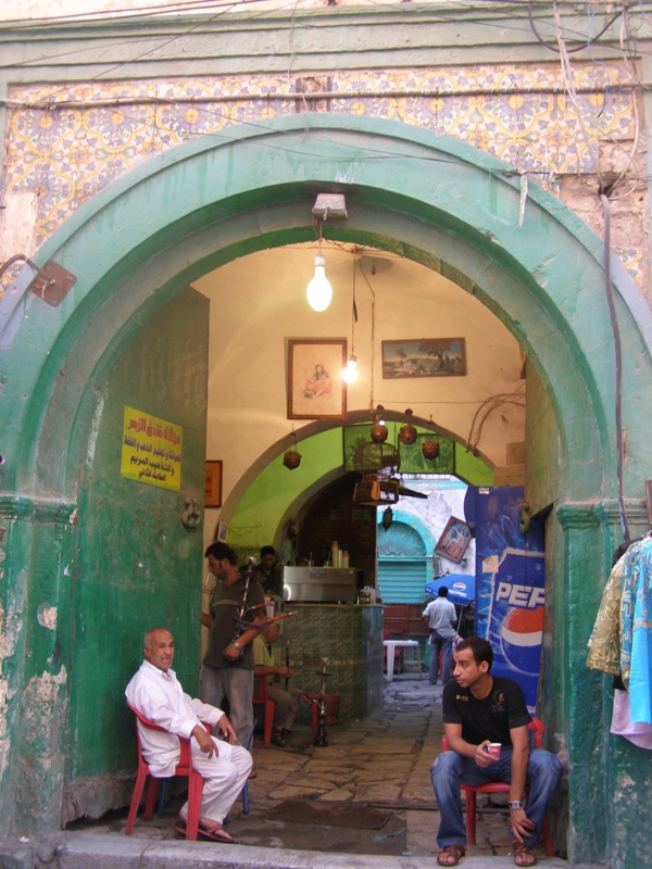 Trypolis. Dawniej hotel obecnie miejsce spotkań przy herbacie i sziszy