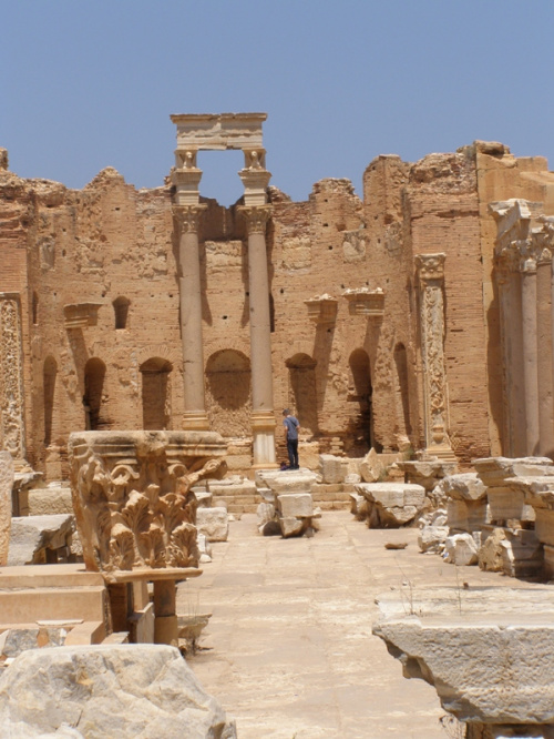 Leptis Magna - Bazylika Severiana. Wybudowana jako judaistyczna przekształcona w VI w n.e. na kościół