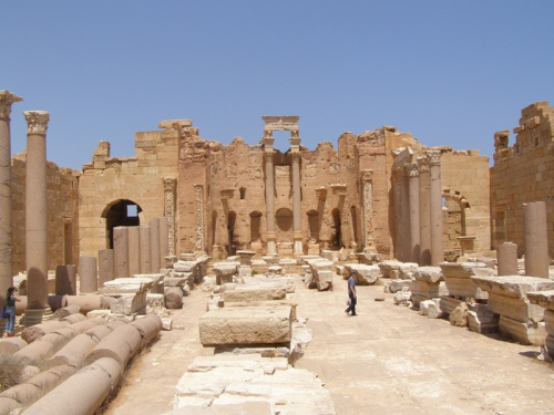 Leptis Magna - Bazylika Severiana. Wybudowana jako judaistyczna przekształcona w VI w n.e. na kościół