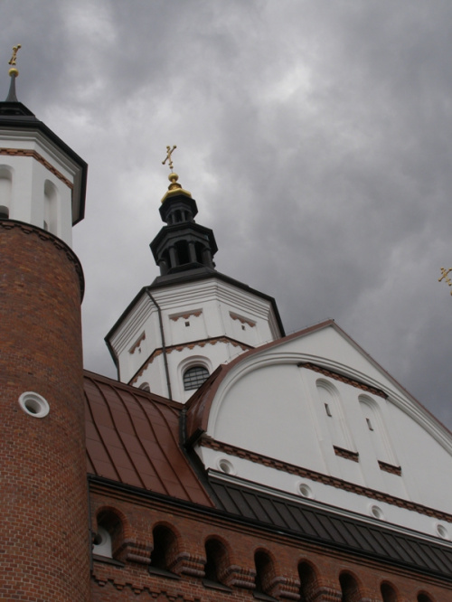 Supraśl - Monaster Zwiastowania Najświętszej Marii Panny to jeden z pięciu prawosławnych klasztorów męskich na terenie Polski. Ufundowany na początku XVI wieku przez marszałka Wielkiego Księstwa Litewskiego Aleksandra Chodkiewicza i prawosławnego bisku...