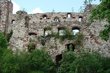 Ruiny zameku Tęczyn (Tenczyn) w Rudnie #Ruiny #zamek #Tęczyn #Rudno #Polska #wies