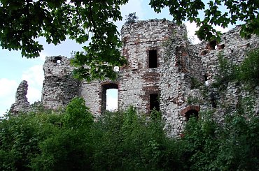 Ruiny zameku Tęczyn (Tenczyn) w Rudnie #Ruiny #zamek #Tęczyn #Rudno #Polska #wies
