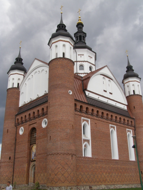 Supraśl - Monaster Zwiastowania Najświętszej Marii Panny to jeden z pięciu prawosławnych klasztorów męskich na terenie Polski. Ufundowany na początku XVI wieku przez marszałka Wielkiego Księstwa Litewskiego Aleksandra Chodkiewicza i prawosławnego bisku...