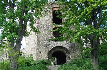 Ruiny zameku Tęczyn (Tenczyn) w Rudnie #Ruiny #zamek #Tęczyn #Rudno #Polska #wies
