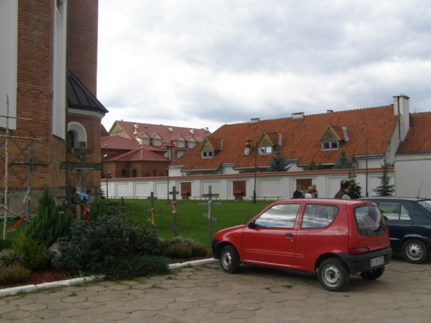 Supraśl - Monaster Zwiastowania Najświętszej Marii Panny to jeden z pięciu prawosławnych klasztorów męskich na terenie Polski. Ufundowany na początku XVI wieku przez marszałka Wielkiego Księstwa Litewskiego Aleksandra Chodkiewicza i prawosławnego bisku...