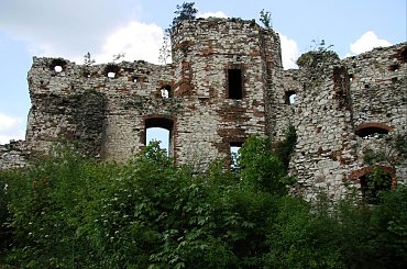 Ruiny zameku Tęczyn (Tenczyn) w Rudnie #Ruiny #zamek #Tęczyn #Rudno #Polska #wies