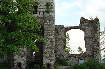 Ruiny zameku Tęczyn (Tenczyn) w Rudnie #Ruiny #zamek #Tęczyn #Rudno #Polska #wies