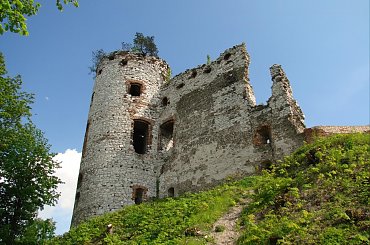 Ruiny zameku Tęczyn (Tenczyn) w Rudnie #Ruiny #zamek #Tęczyn #Rudno #Polska #wies