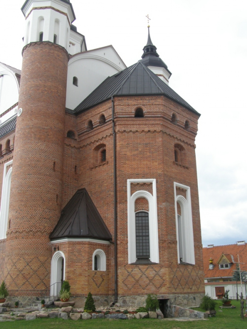 Supraśl - Monaster Zwiastowania Najświętszej Marii Panny to jeden z pięciu prawosławnych klasztorów męskich na terenie Polski. Ufundowany na początku XVI wieku przez marszałka Wielkiego Księstwa Litewskiego Aleksandra Chodkiewicza i prawosławnego bisku...