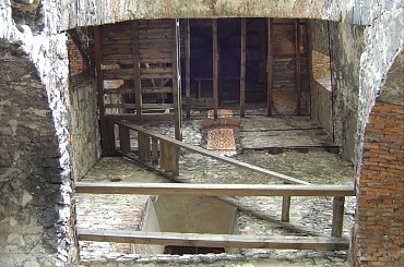 Ruiny zameku Tęczyn (Tenczyn) w Rudnie #Ruiny #zamek #Tęczyn #Rudno #Polska #wies