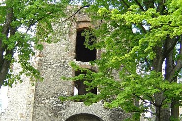 Ruiny zameku Tęczyn (Tenczyn) w Rudnie #Ruiny #zamek #Tęczyn #Rudno #Polska #wies