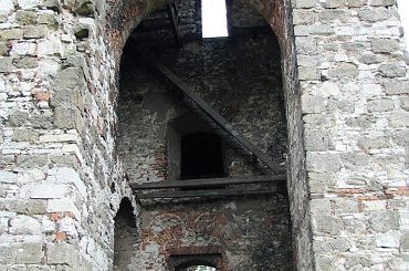 Ruiny zameku Tęczyn (Tenczyn) w Rudnie #Ruiny #zamek #Tęczyn #Rudno #Polska #wies