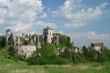 Ruiny zameku Tęczyn (Tenczyn) w Rudnie #Ruiny #zamek #Tęczyn #Rudno #Polska #wies