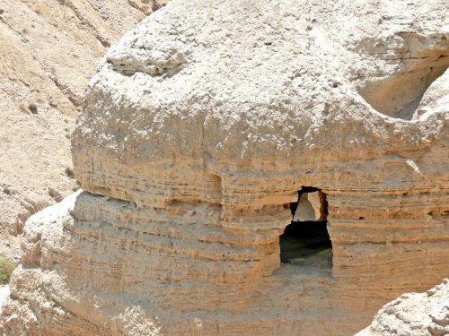 Qumran w tej grocie znaleziono zwoje z nad Morza Martwego
