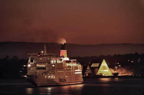 Twierdza i port w Oslo #noc #miasto #architektura #port #morze #słońce #zachód