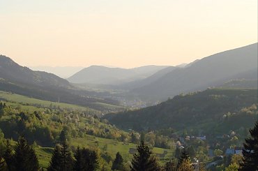 Zamek Orawski ( Oravsky hrad ) Słowacja #Zamek #Orawski #Słowacja #Orawa #OravskyHrad #góry #las