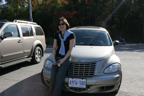 Sharon - moja przyjaciolka (Chinka z Shanghaju mieszkajaca takze w Toronto) i jednoczesnie kierowca wycieczki do Niagary. Wlasnie Jej samochodem odbywamy ta wycieczke :)