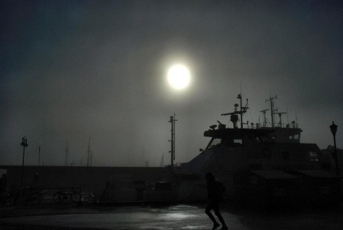 poranna mgła w porcie #woda #słońce #port