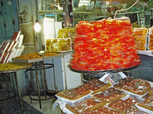 Stara Jerozolima - sklepik ze słodkościami. Część arabska.