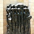 Yad Washem . Pomnik Korczaka w Muzeum Holokaustu