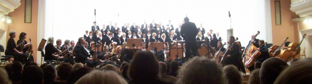 Orkiestra i Chór Filharmonii Śląskiej wykonują fragmenty Oratorium Bożonarodzeniowego Jana Sebastiana Bacha
