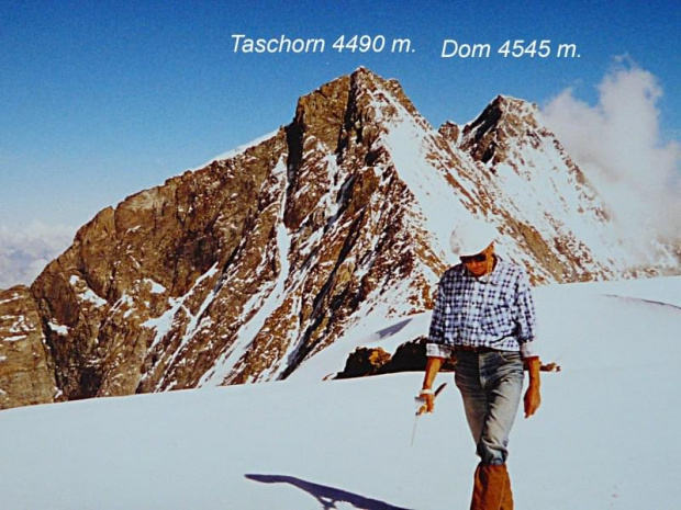 14.08.2000, 10 godz. 30 m. Trawers grani Alphubel 4128 m, 4188 m, 4206 m.
Traversing Alphubel ridge 4128 m, 4188 m, 4206 m. #Alphubel #Dom #Taschhorn #trawers #ludzie