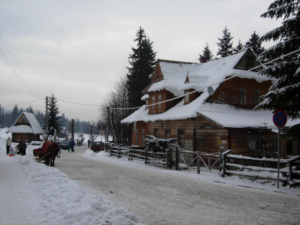 Uroki zimy w Dolinie Strążyskiej w Tatrach