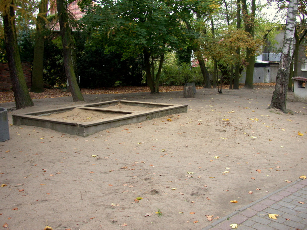 "Platan" - plac zabaw - jesień 2008