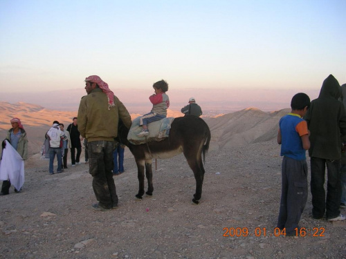 Biedne beduińskie dzieci...