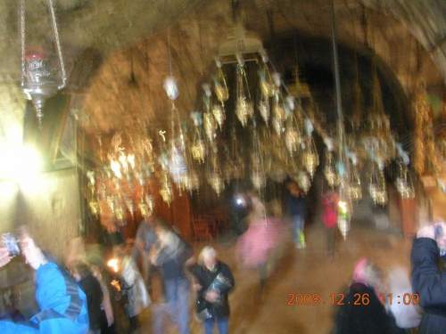 Góra Syjonu-Kościół Zaśnięcia NMP-piekne lampy oliwne