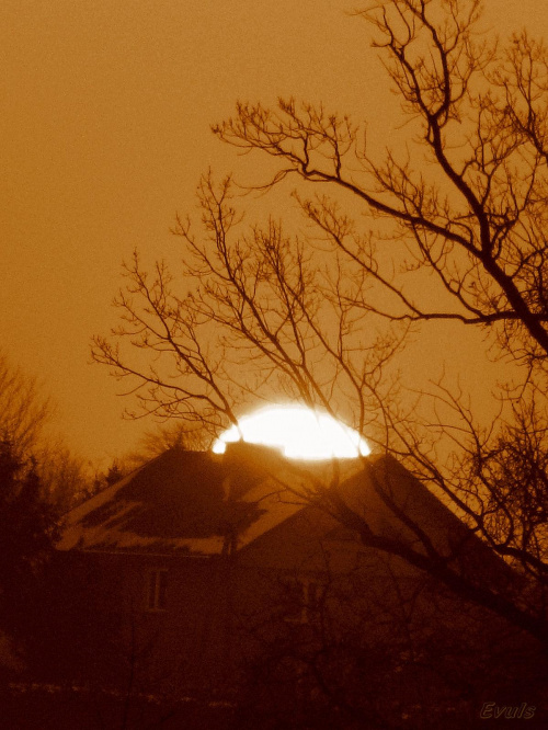 9.01.2009 był straszny mróz słońce zachodziło pięknie