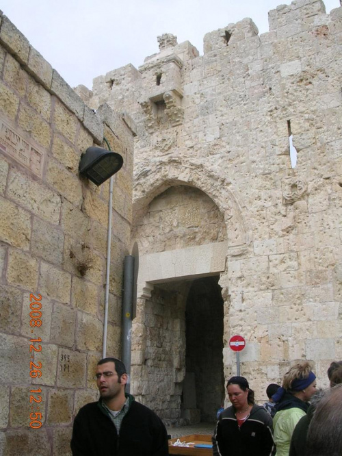 Mury otaczające kościół