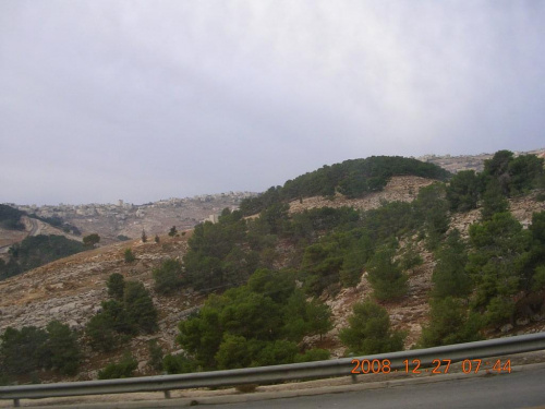 Wyjeżdzamy z Jerozolimy,która znajduje się 700m npm,do Jerycha