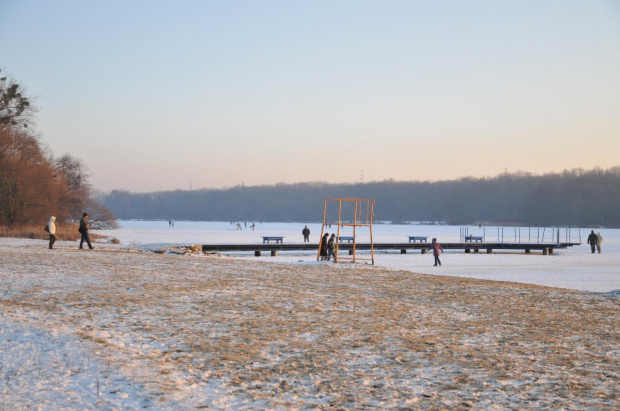 Niedzielny spacer nad zamarznięte jezioro Rusałka