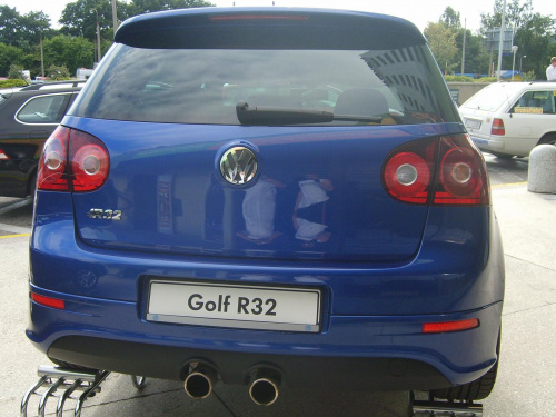 Golf R32