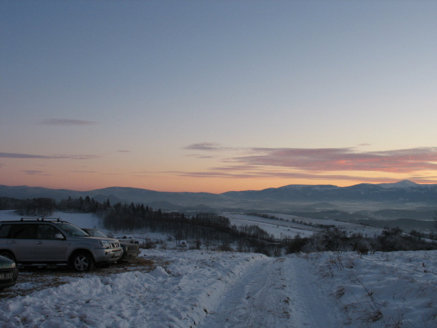 zima w górach w barwach zmierzchu #zima #góry #śnieg #GóryKaczawskie